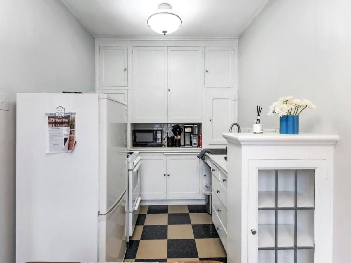 Downtown With Vintage Charm Near Train Apartment Portland