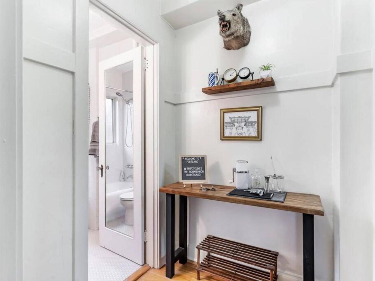 Apartment Downtown With Vintage Charm Near Train Portland